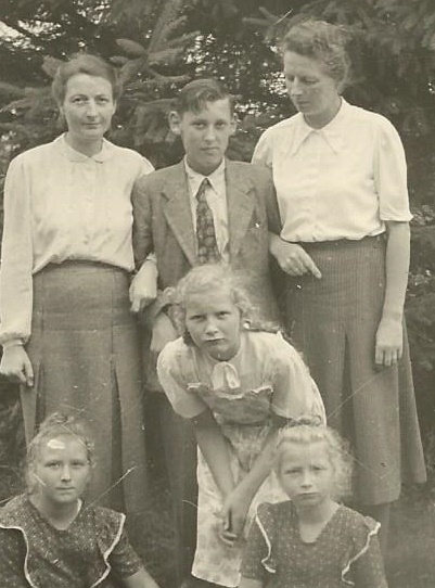 Von Kloppenfels Family 1 with PJK 1951 Scan0207 170816 (2)