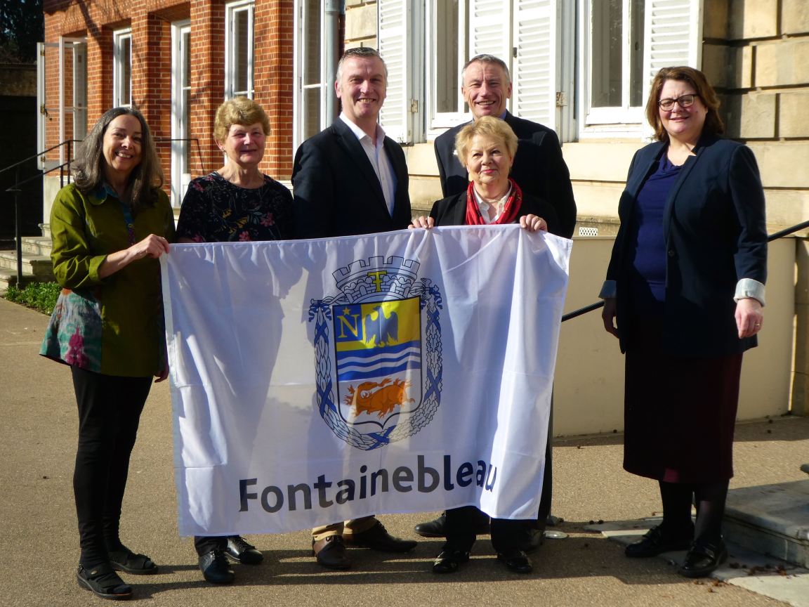 Fontainebleau flag